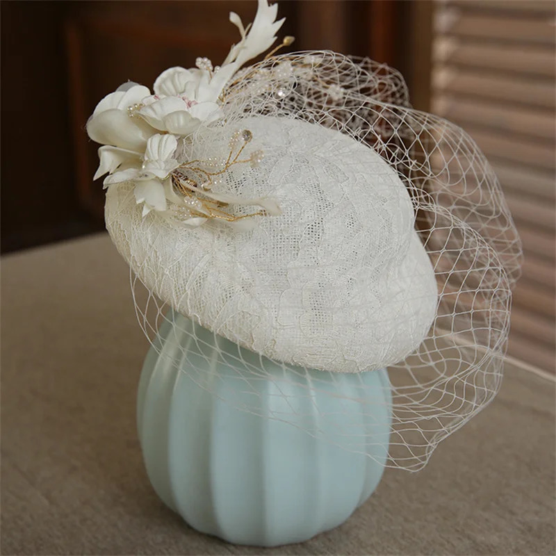 Pearls Flower Bridal Hat with Veil Short Mesh Weddings Hat for Bride Cap Fashion Church Womens Party Headwear noivas 250513