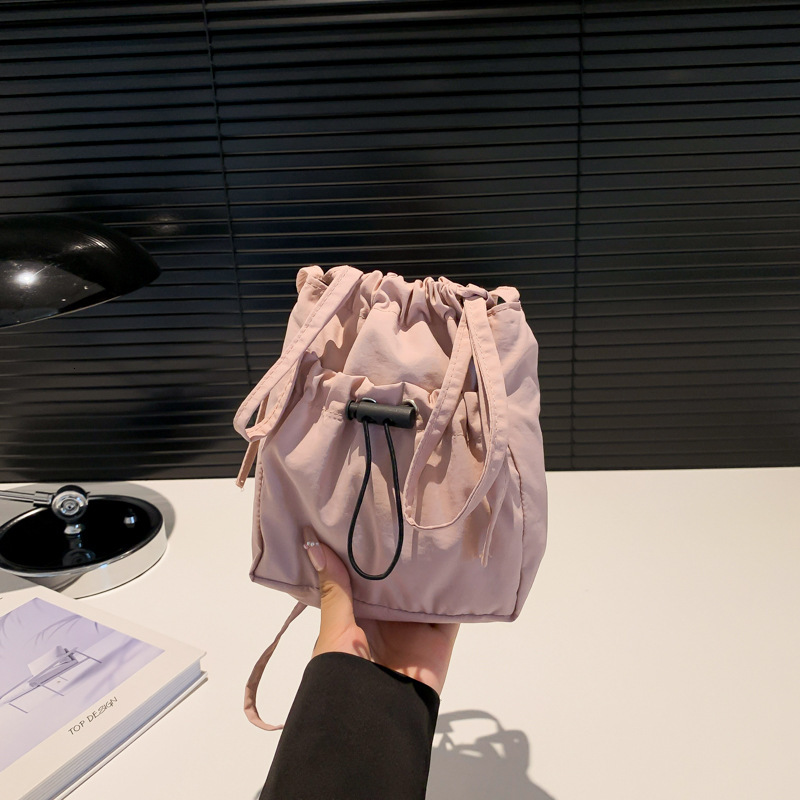 Free Delivery Designer Bag Simplified Korean Version Of Forest Style Small Shoulder Lightweight Nylon Phone 2025 New Lazy Pleated Drawstring Crossbody
