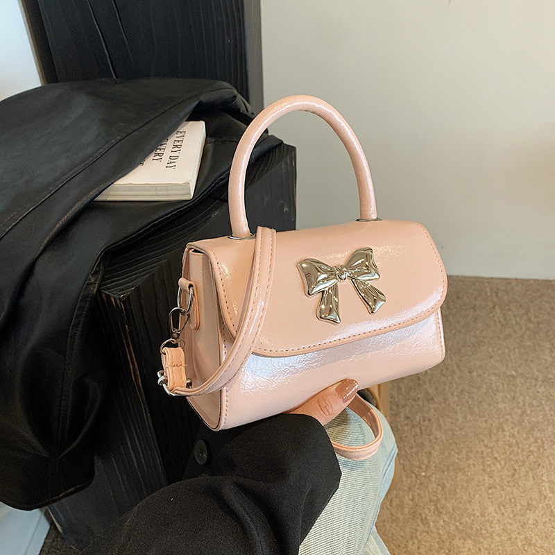 Free Delivery Designer Bag Bow Fashion Hand 2025 Spring Versatile Instagram One Shoulder Crossbody Western Gentle Small Square Bag Luxury Bag