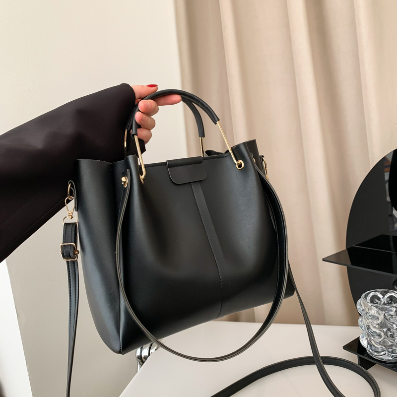 Free Delivery Designer Bag Small Design Handheld Capacity For Women 2025 Fashion Versatile Commuter Crossbody Tote Bucket Bag Luxury Bag