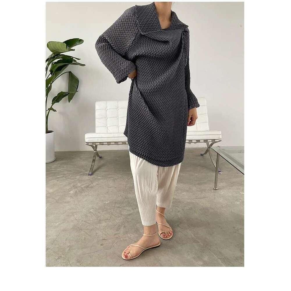 Fold Miyake These Spring New Small Stroke All-matching Temperament Sleeve Solid Color Medium Long Trench Coat