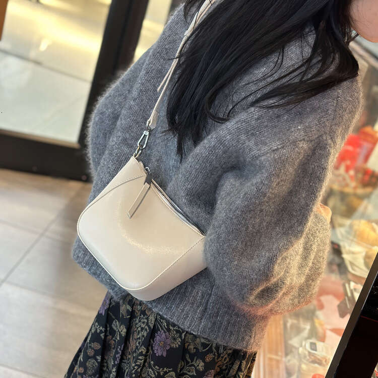 Genuine Leather Niche Cowhide Shoulder Crossbody 2024 Light Luxury Design Versatile Trendy Women's Bag