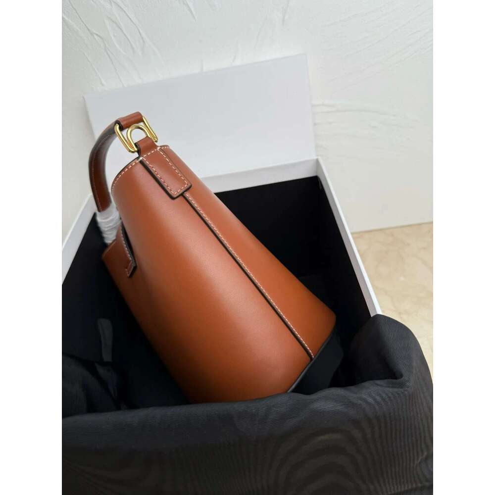 New Bucket Handbag Cowhide Single Shoulder Diagonal Cross Fashionable Versatile Classic Women's Bag
