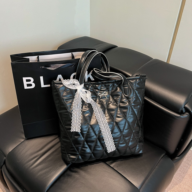 Fashionable Trendy New Free Delivery Luxury Bag Designer Bag Commuting Tote With Large Capacity And Stylish 2025 Spring Embroidery Thread New Diamond 