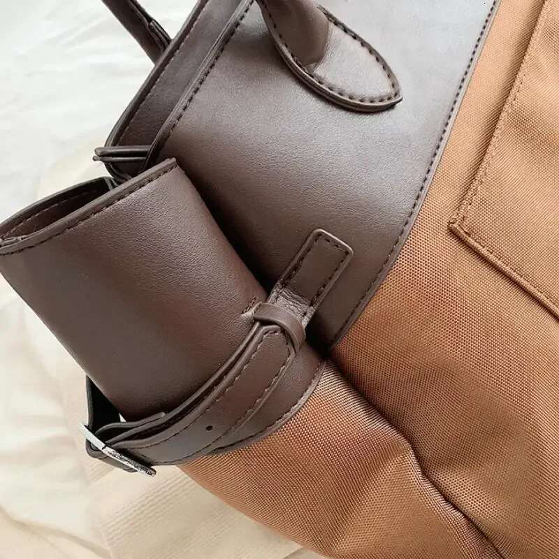 Retro Women's Large Capacity Tote Spacious Work Commuter Purse Vintage Shoulder Bag For Travel Daily Use