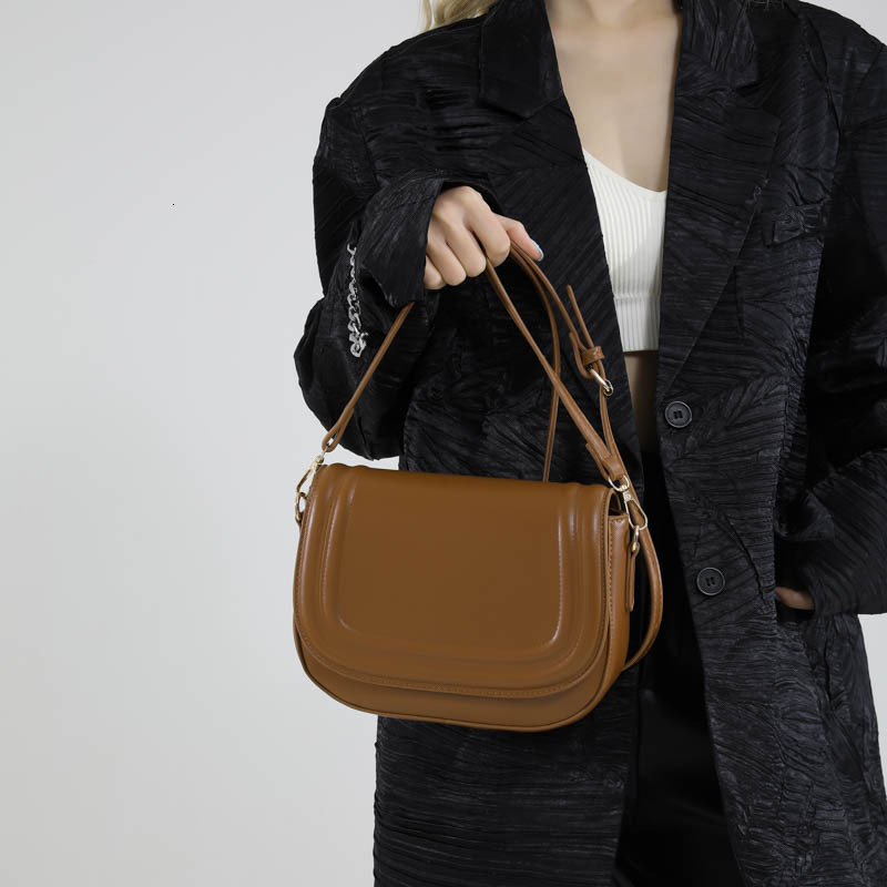 Bag for 2025 new trendy saddle niche texture, crossbody small bag, simple and versatile ins, single shoulder women