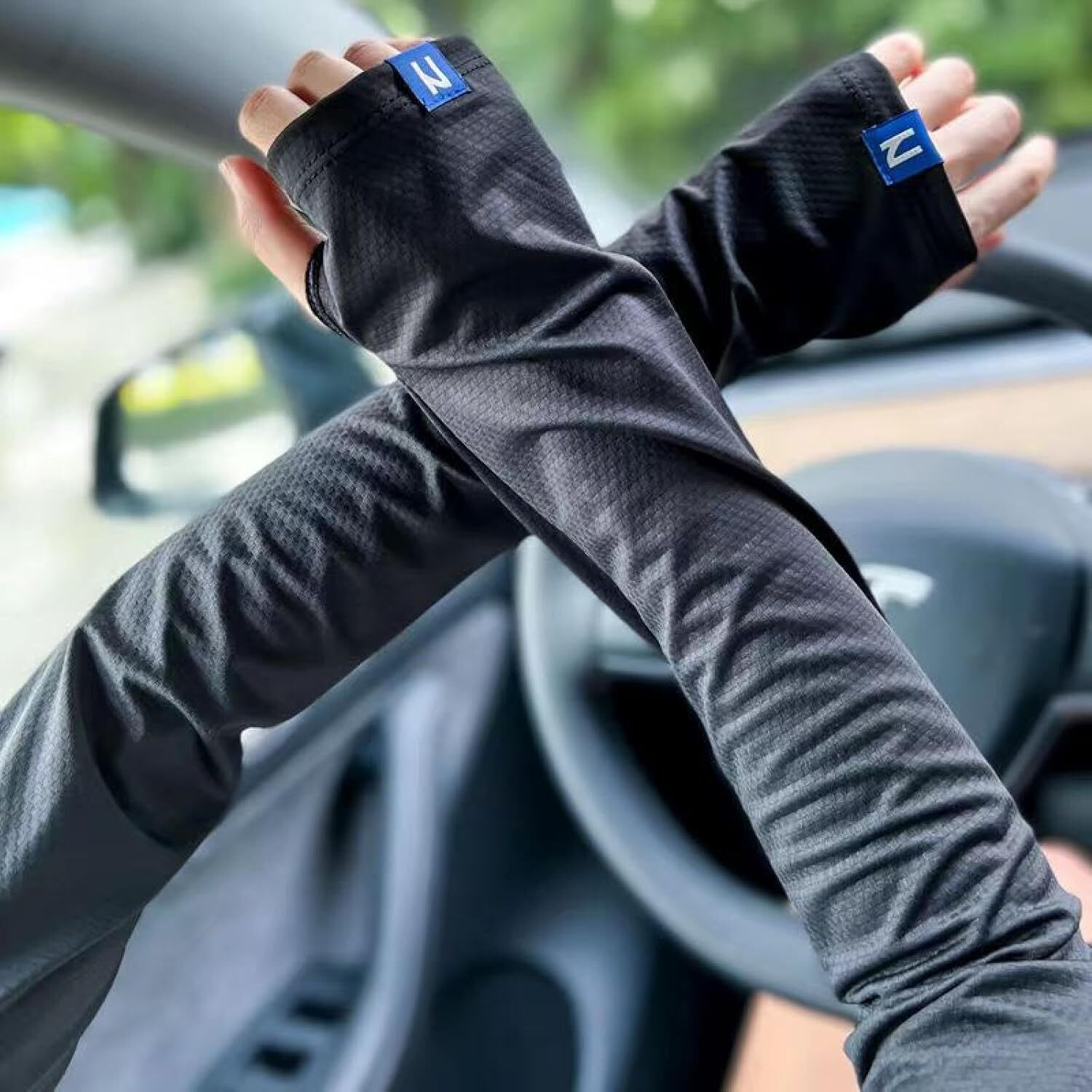 ZBBOOLET Letter N Sunscreen Sleeve for Men and Women Anti-UV Arm Protector Driving Sunshade Ice Silk Glove Sleeve, One-size-fits-all