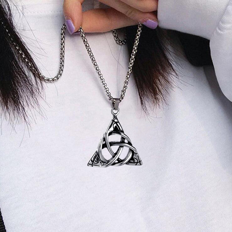 60cm Fashionable outfit retro hip-hop unisex light luxury personalized triangle pendant