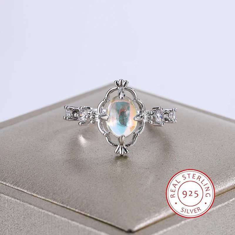 Beautiful S925 Silver Ring for Women Fashion Moonstone Ring Creative Engagement Jewelry Anniversary Gift Wedding RingXJ250514