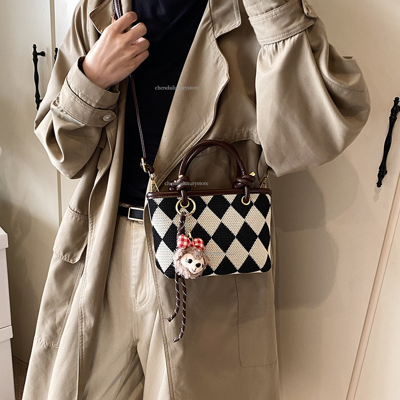 Casual Women's Handbag Free Shipping Designer Bag Lingge Fashionable Color Contrast Crossbody Bag New Cute Single Shoulder Phone Bag Makeup Bag