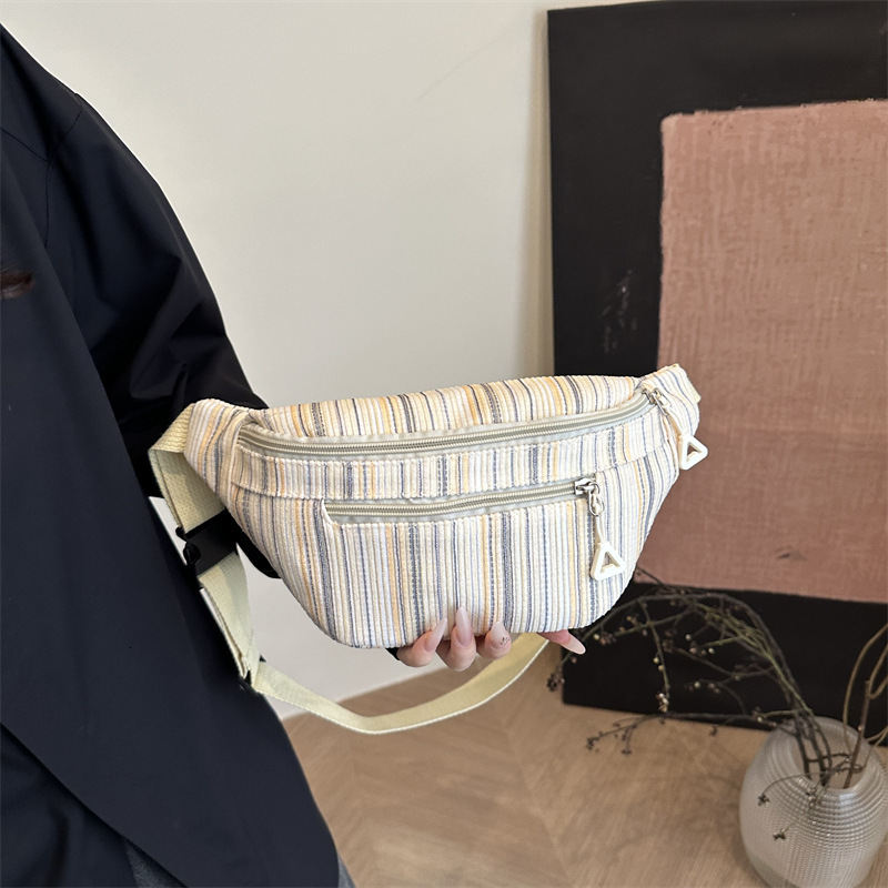 Small Fresh Luxury Bag Casual New Free Delivery Designer Bag Trendy Personalized 2025 Chest Spring And Summer Lightweight Pleated Shoulder Crossbody B