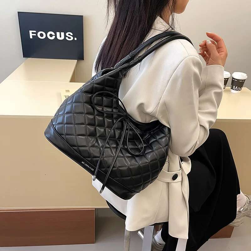 3D Geometric Embroidery Messenger Bag Adjustable Chain Strap Vintage For College Campus, Weekend Outings & Casual Style