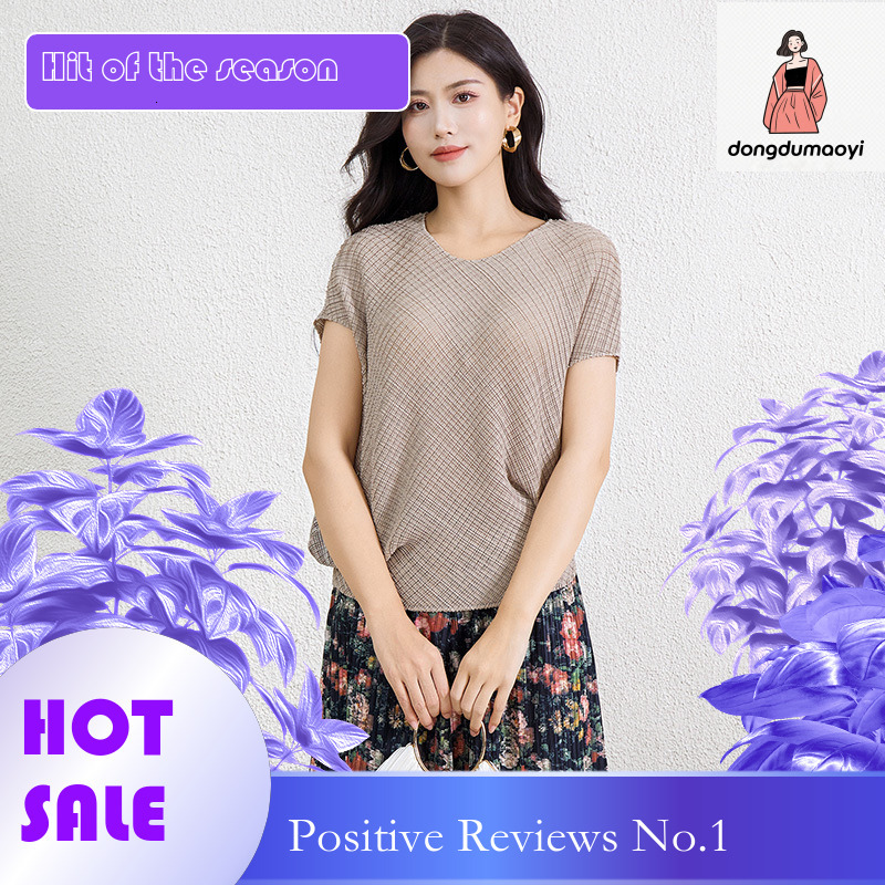 dongdumaoyi Miyake design pleated loose short sleeved T-shirt for women 2024 new summer plus size slimming temperament texture top