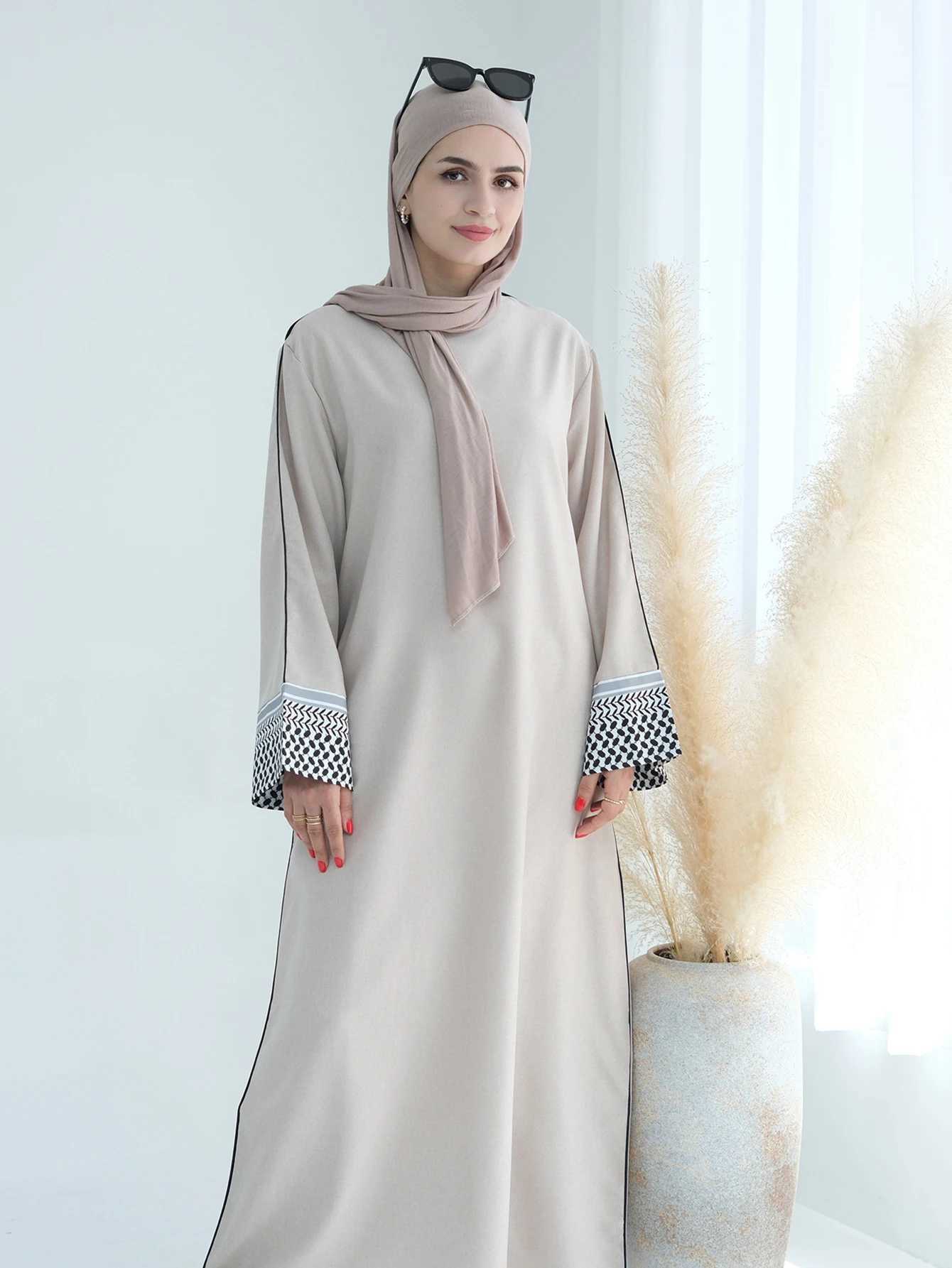 2025 Ramadan Gorgeous Muslim Middle East Abayas Women Elegant Cardigan Fashion Robe Dubai Luxury Eid Islam Long Dress Kaftan X250514