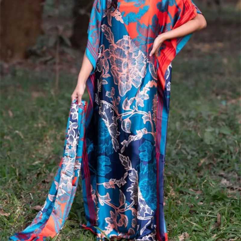 Malaysia offers a variety of fashionable loose fitting robes for Muslim women as well as Pakistani Arabian dresses X250514