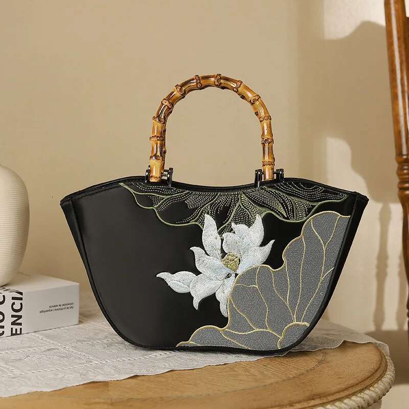 2024 Fine Embroider Women's Handbags Vintage Chinese Style Bamboo Joint Handbag Wedding Prom Party Evening Bag Ladies Clutches