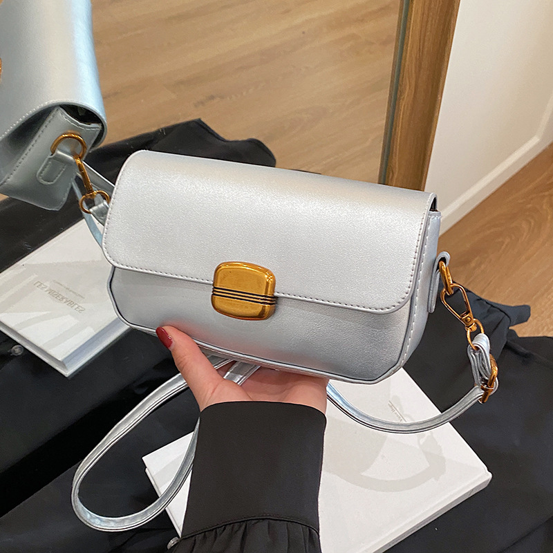 Fashion For Women With A Sense Of Luxury In Early Spring 2025 New Simple And New Free Delivery Designer Bag Shoulder Luxury Bag Bag Casual Crossbody S