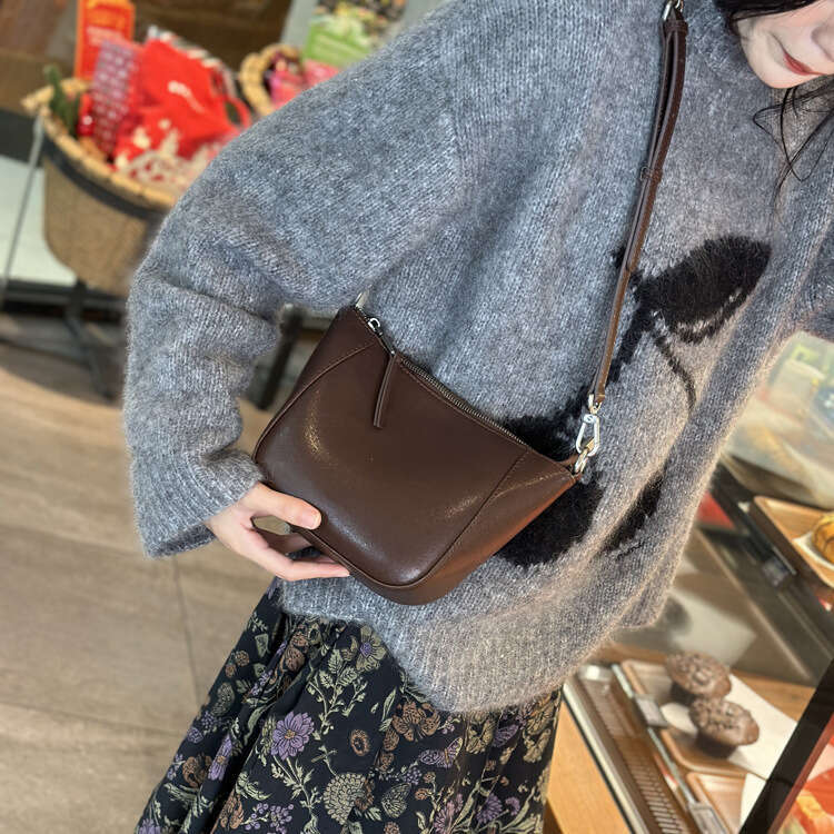Genuine Leather Niche Cowhide Shoulder Crossbody 2024 Light Luxury Design Versatile Trendy Women's Bag