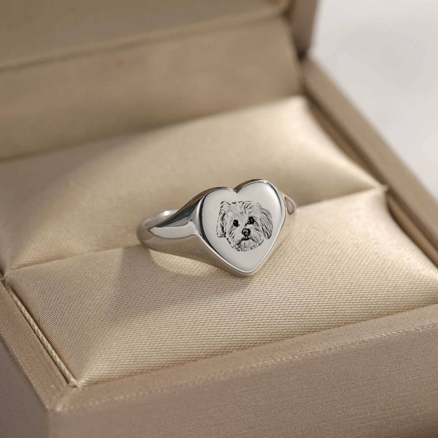 Custom Pet Photo Engraved Portrait Ring Personalized Signet Minimalist Souvenirs Picture Heart Stainl Steel Engraved RingXJ250514