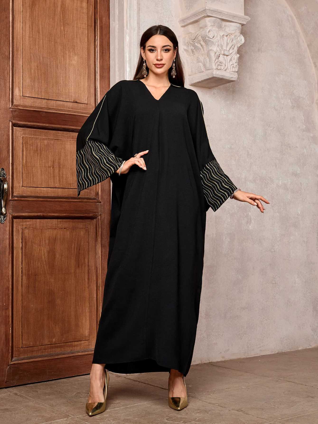 Eid Abaya Muslim Party Long Dress V-Neck Embroidery Abayas for Women Dubai Luxury Turkey Islamic Clothing Kaftan Hijab Robe X250514