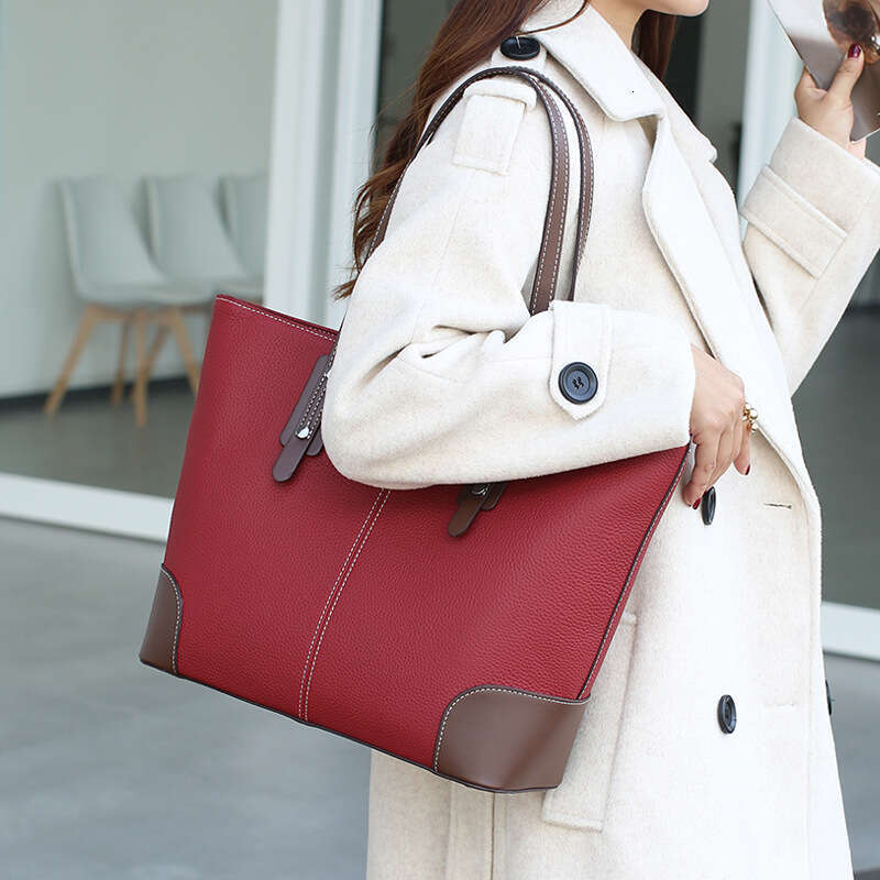 High End Commuting Large Capacity Tote Leather Women's 2025 New Versatile Top Layer Cowhide Shoulder Bag
