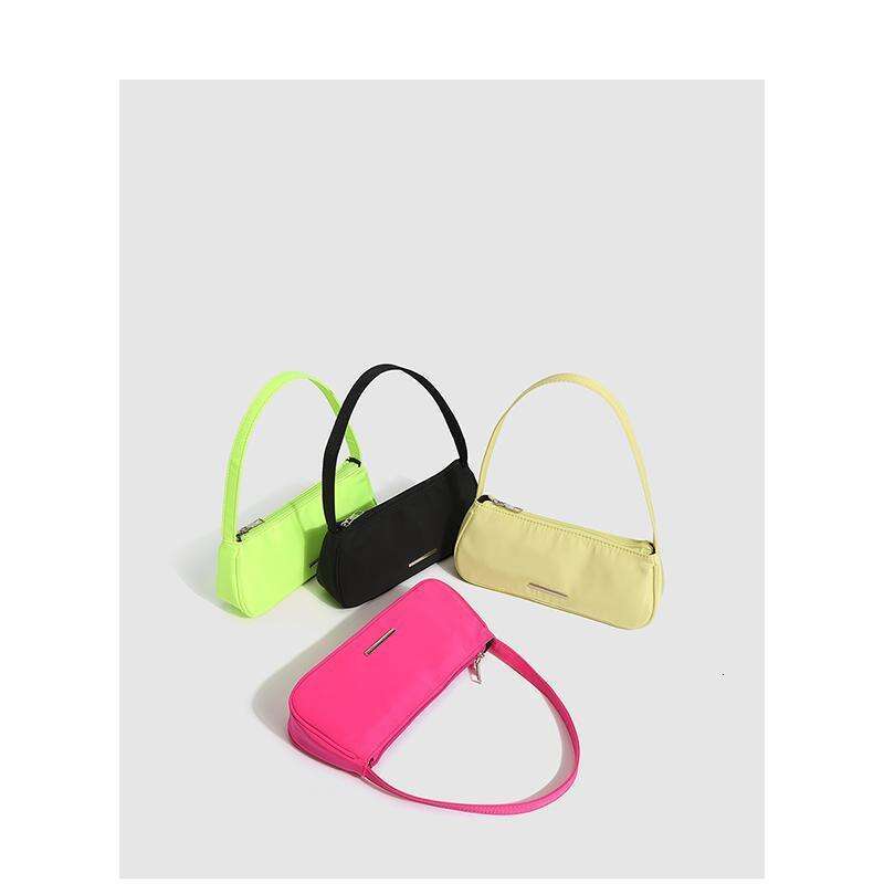 Summer lightweight small dragon fruit nylon Oxford cloth armpit fashionable shoulder bag 2025 versatile women's bag