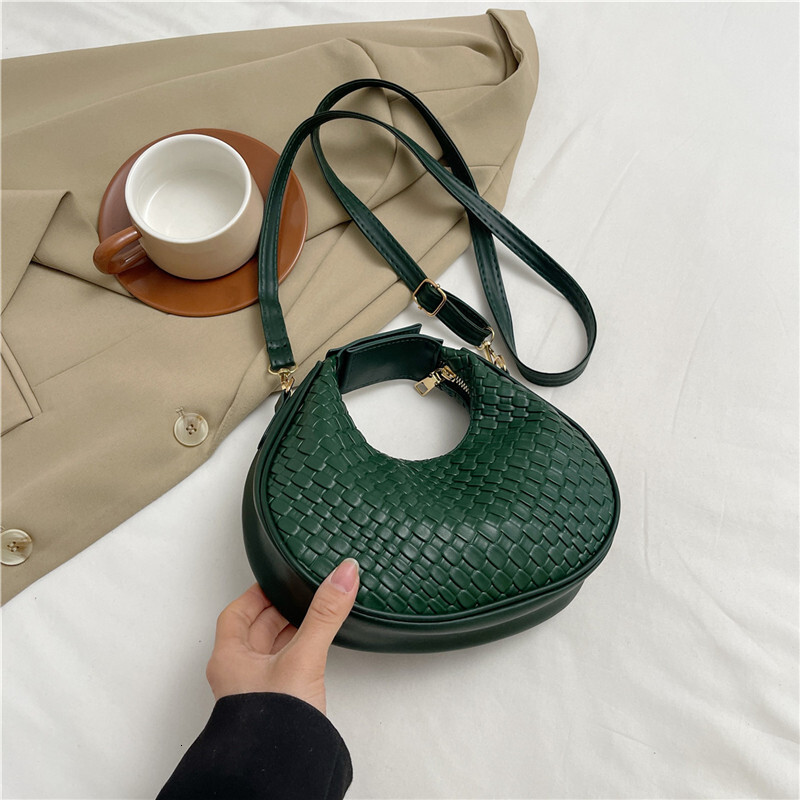 Free Delivery Designer Bag Handheld Single Shoulder Crossbody For Women In The Spring Of 2025 Fashionable Simple Casual Trendy And Stylish Crescent Lu