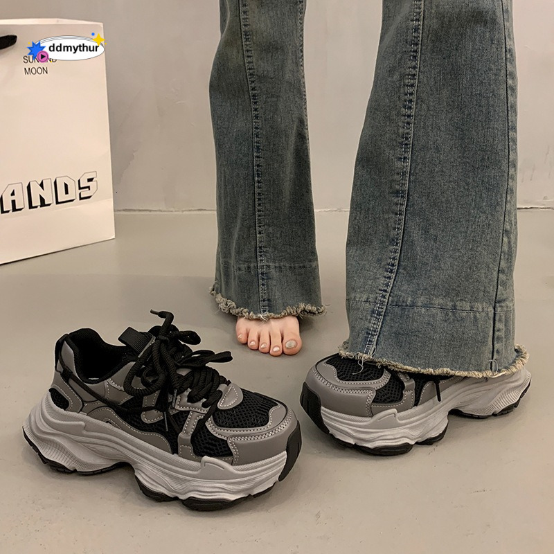 Sponge cake thick soled dad for women in spring autumn, small and tall, height increasing 2025 new silver versatile casual sports shoes ddmythur
