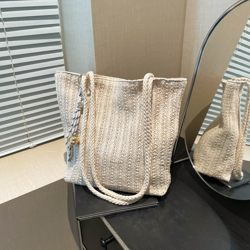 2025 Spring New Trendy Straw Single New Free Delivery Designer Luxury Bag Bag Shoulder Tote Small Fresh Artistic Woven Handheld Women's Bag Handb