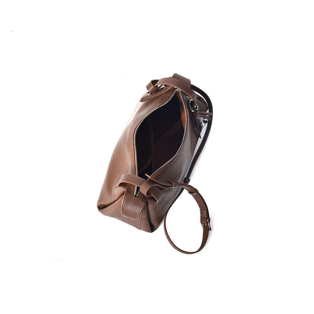 2025 New Large Capacity Pillow Fashion Crossbody Leather Single Shoulder Women's Handheld Commuter Bag