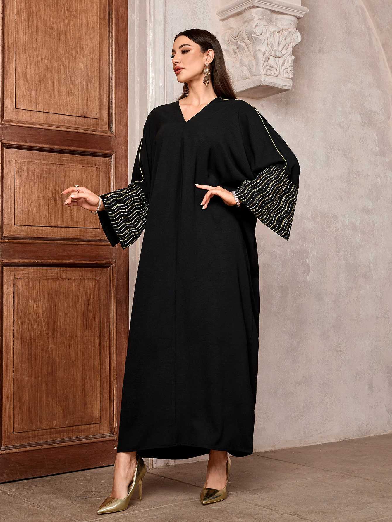 Eid Abaya Muslim Party Long Dress V-Neck Embroidery Abayas for Women Dubai Luxury Turkey Islamic Clothing Kaftan Hijab Robe X250514