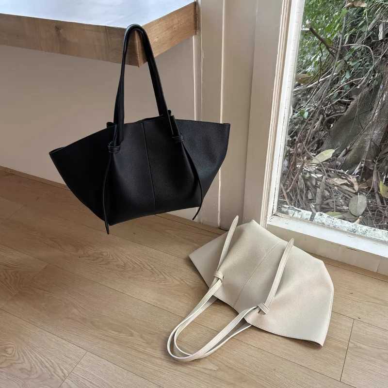 Large Capacity Shoder Tote Wen Fi Strap Design Cmuter Storage Bag Hand-held Wing Bag Underarm Bag Including Inner Bag Z250514