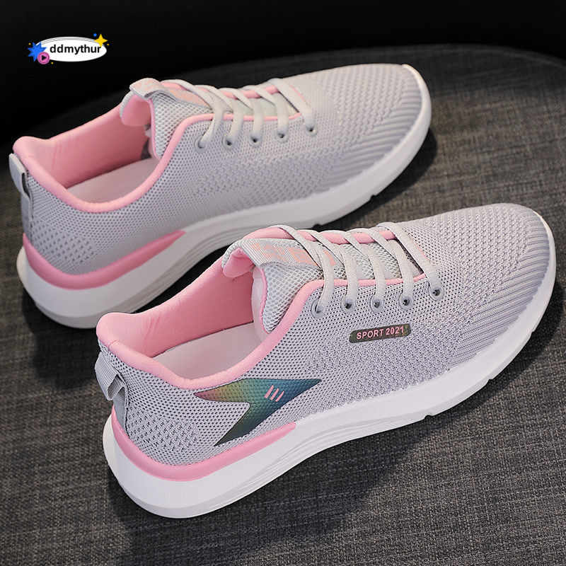 Sports women, new flat bottomed leisure travel for spring and summer, Korean version running shoes, soft soled square dance shoes ddmythur