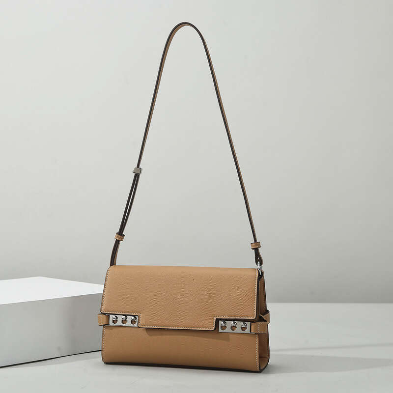 Crossbody New French Fashion High-End And Versatile Commuting Bag, Popular Women's Casual Armpit Shoulder Bag