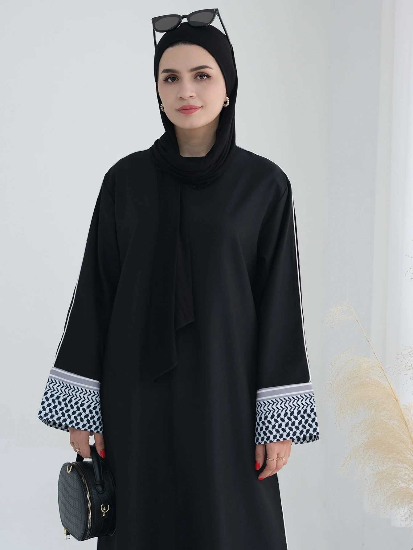 2025 Ramadan Gorgeous Muslim Middle East Abayas Women Elegant Cardigan Fashion Robe Dubai Luxury Eid Islam Long Dress Kaftan X250514