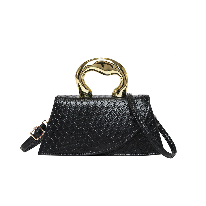 2025 New Free Delivery Designer Bag Spring/summer New High End Luxury Bag Niche Design This Year's Popular Temperament And Texture Handheld Singl