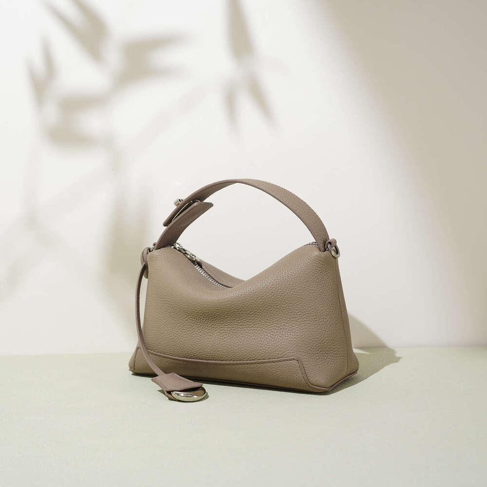 2025 Korean Version Versatile High-End Handbag Shoulder New Simple Casual Pillow Niche Crossbody Bag For Women