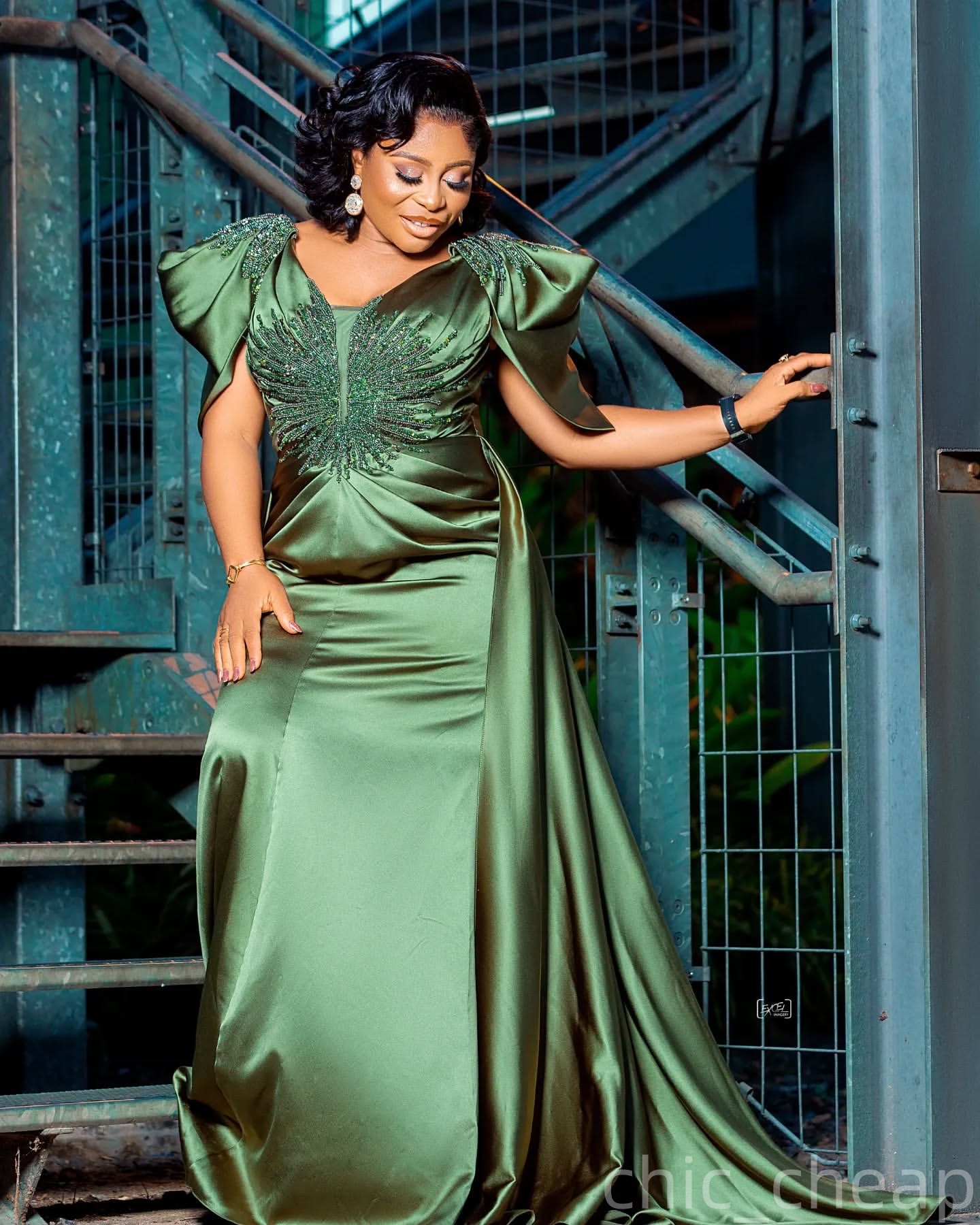 Dark Green Mermaid Plus Size Prom Dresses 2025 Crystals Beaded Satin Elegant Evening Formal Party Second Birthday Engagement Gowns Dress For Special O