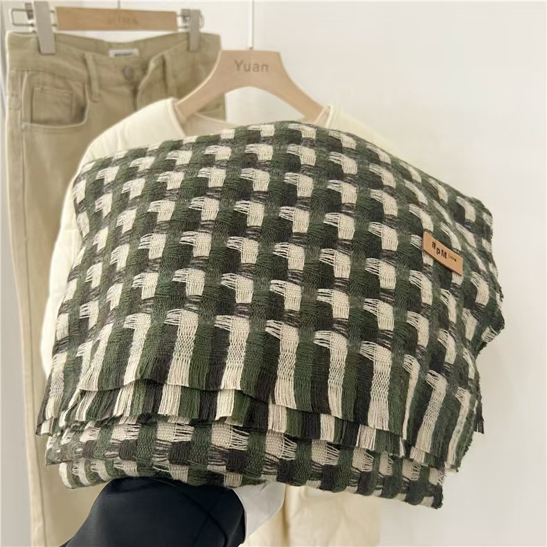 T699 Thickened Plaid Scarf Women's Winter New Korean Style All-match Shawl Warm Neck Scarf