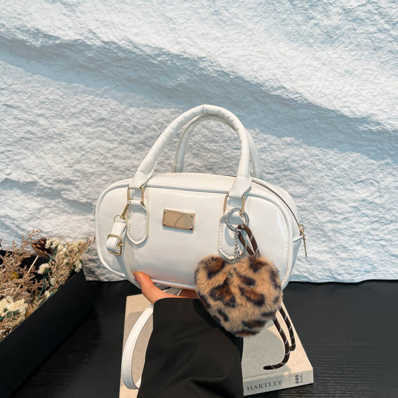 Free Delivery Designer Bag Handheld Bowling For Women In Autumn And Winter 2025 New Trendy Frosted Small Square Capacity Commuting Single Shoulder Cro
