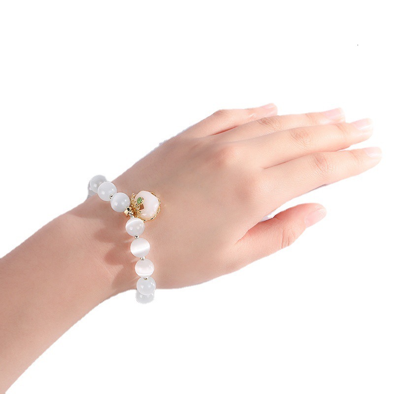 Korean version gentle and elegant bracelet for women, simple white cat eye stone with jade pendant, hand jewelry give to girlfriends