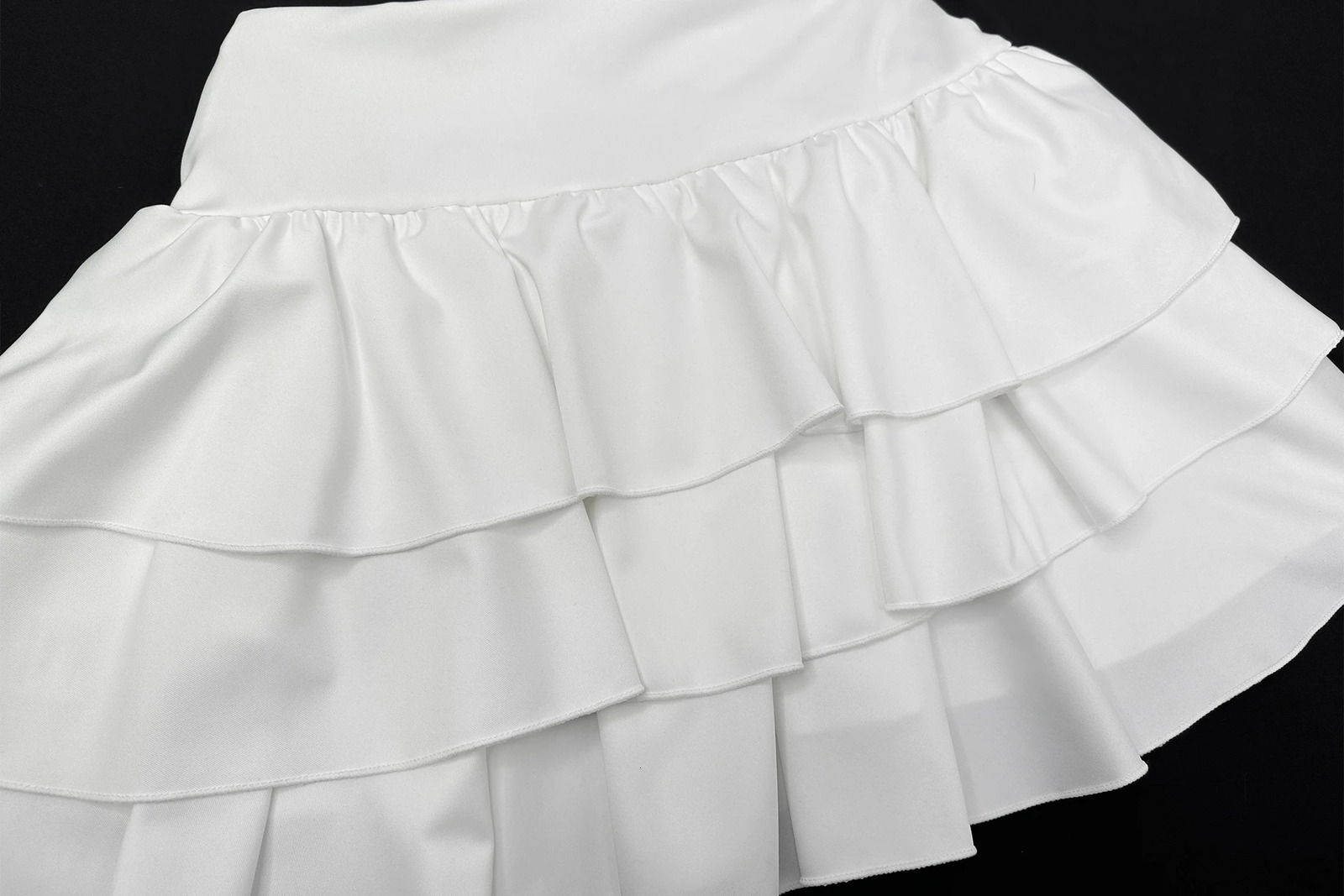 Sexy Strapless Suspenders Fluffy Skirt TwoPiece Set Nightclub Style Spring And Summer White Tight Irregular Short 250514