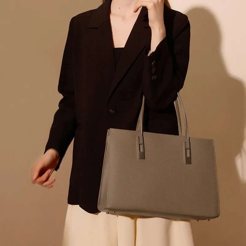 Women's Elegant Leather Tote Bags 2024 New Commuter Large Capacity First Layer Cowhide Shoulder Bag Handbags