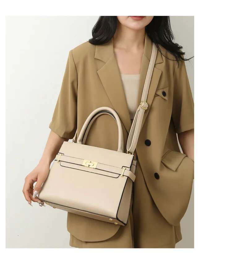 Bag Handbag Women's New Large Capacity Shoulder Bag, Light Texture Crossbody Mother Bag