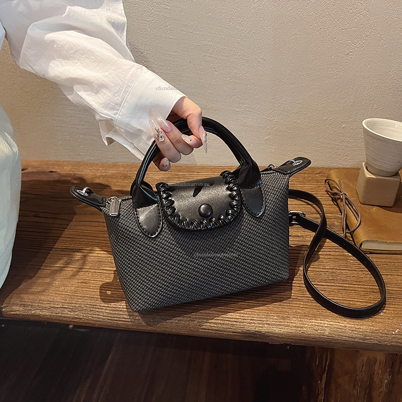 Women's Fashion Shoulder Bag 2025 Free Shipping Designer Bag Sweet Style Woven Dumpling Handbag Casual Fashion Versatile Student Phone Bag Shoppi