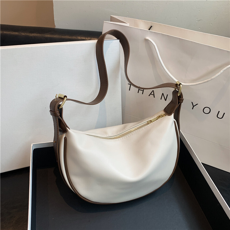 Free Delivery Designer Bag Soft Leather Large Capacity Fashionable Minimalist Leisure 2025 Autumn And Winter New Versatile Korean Version Crossbody Du