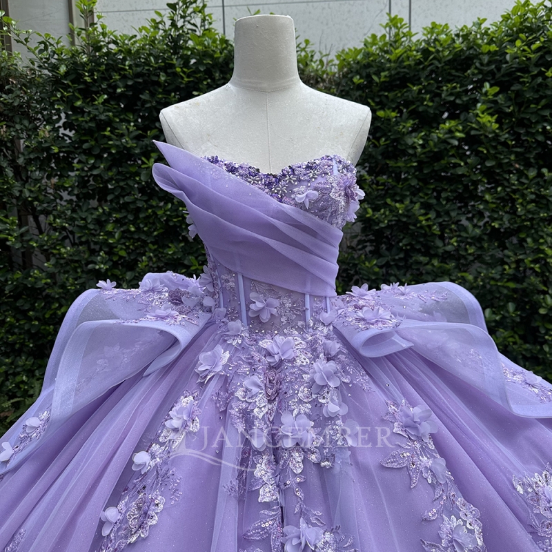Lavender Shiny Quinceanera Dresses Off Shoulder Ball Gown Sweet 16 Dress Applique Flower Beads Tull Birthday Party Vestidos 15 De Anos