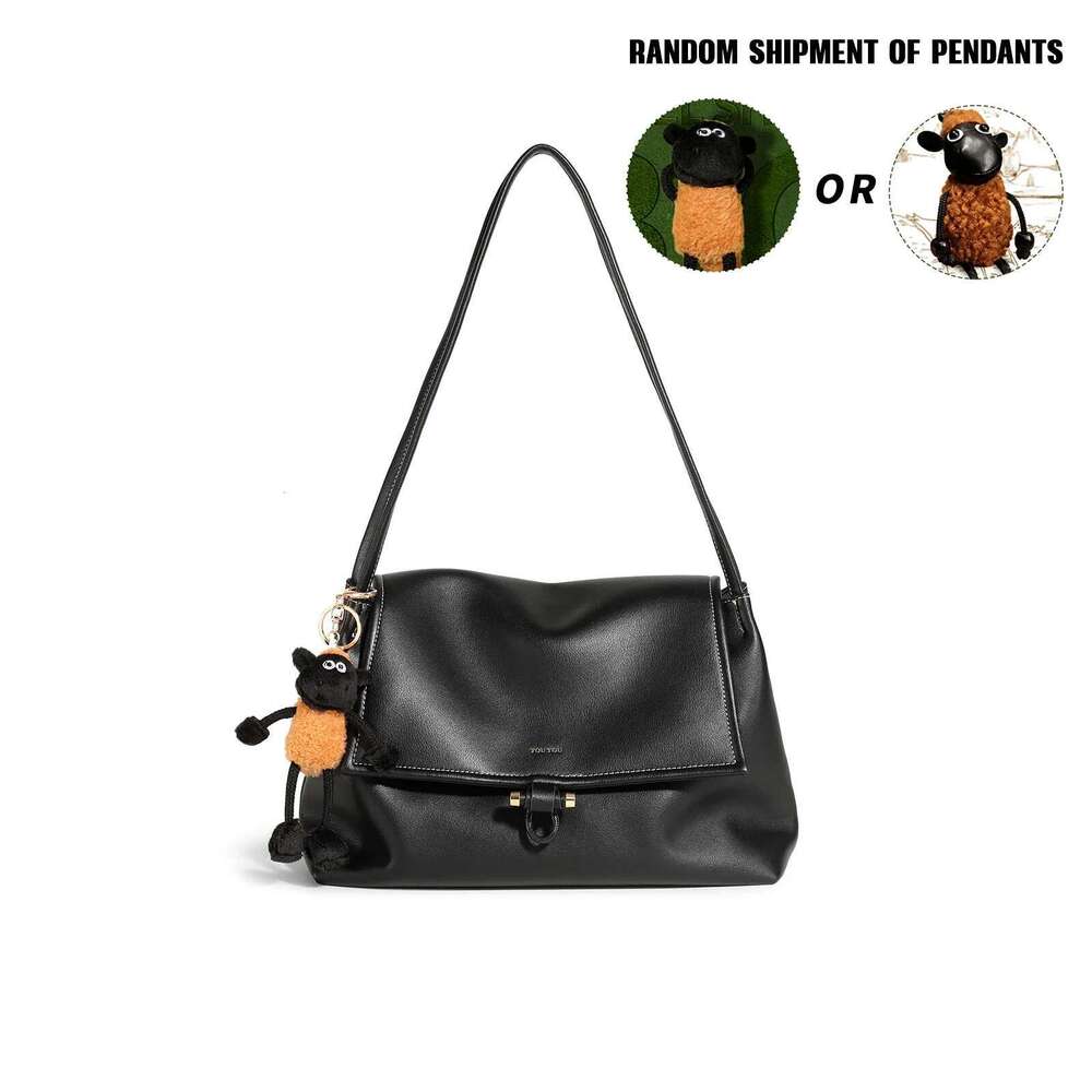 Designer Bag 2025 Women Shoulder Leather Texture Makeup Cosmetic Senior Sense Messenger Bag With Cute Pendent Daily Christmas Gift Luxury Bag