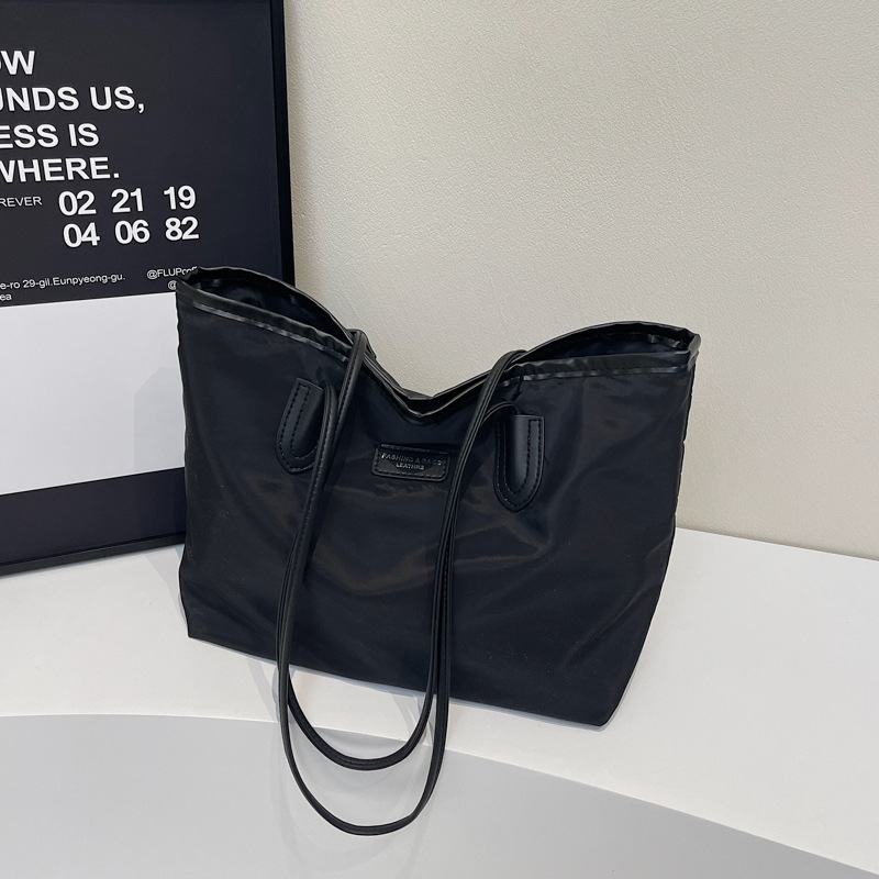 Free Delivery Designer Bag Oxford For Women With Large Capacity 2025 New Casual Versatile Shoulder Cloth Advanced Sensory And Diligent Tote Luxury Bag