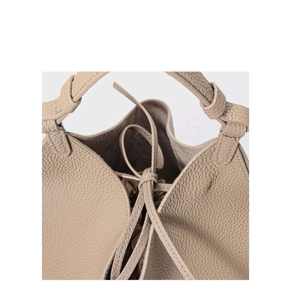 VOAETEC Leather Bucket Niche Design Large Capacity High-End Feeling First Layer Cowhide Handbag Vegetable Basket Bag